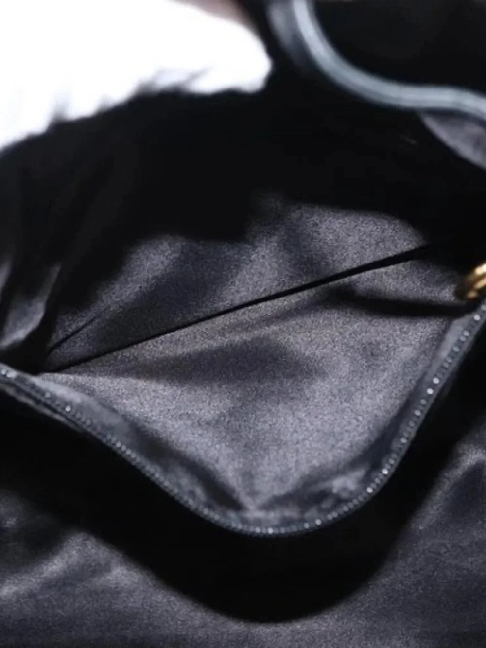CHANEL Chain Shoulder Bag Patent leather Black Gold CC Auth 164017